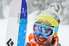 ゴーグルは山岳スキーには必要不可欠です。